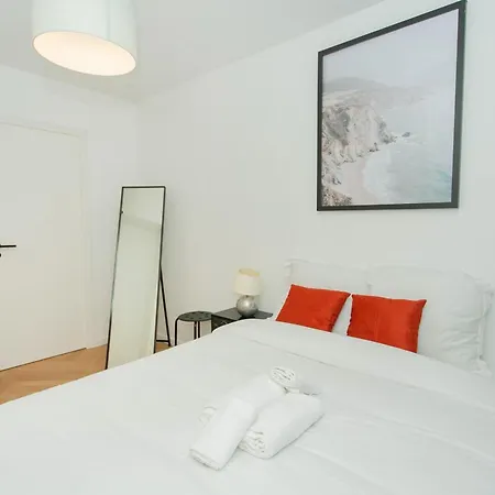 Haussmann - 2br Near Champs-elysees - Cityapartmentstay Paris