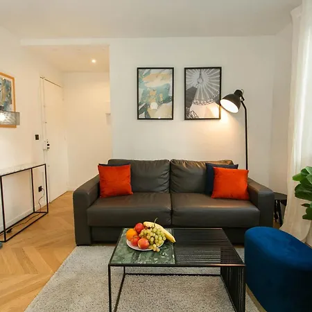Apartment Haussmann - 2br Near Champs-elysees - Cityapartmentstay *